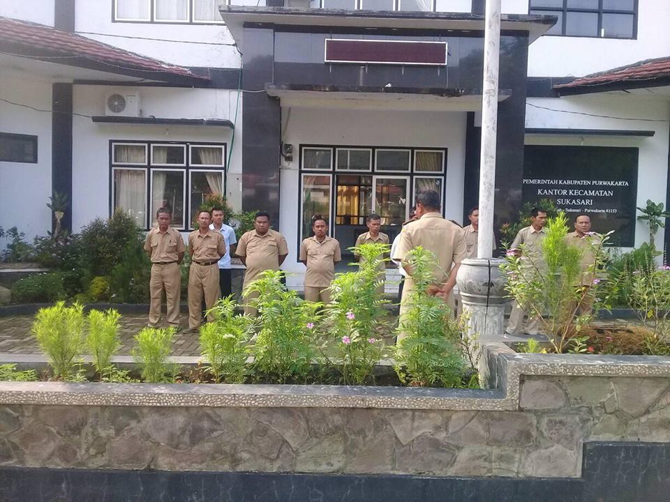 Pegawai PNS dan NON PNS Kecamatan Sukasari Gelar Apel Pagi